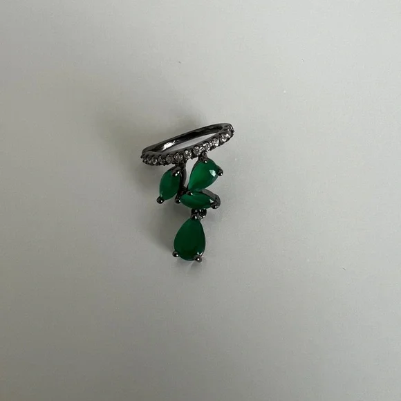 Ear Cuff Earring (Right) - Picture 3 of 4